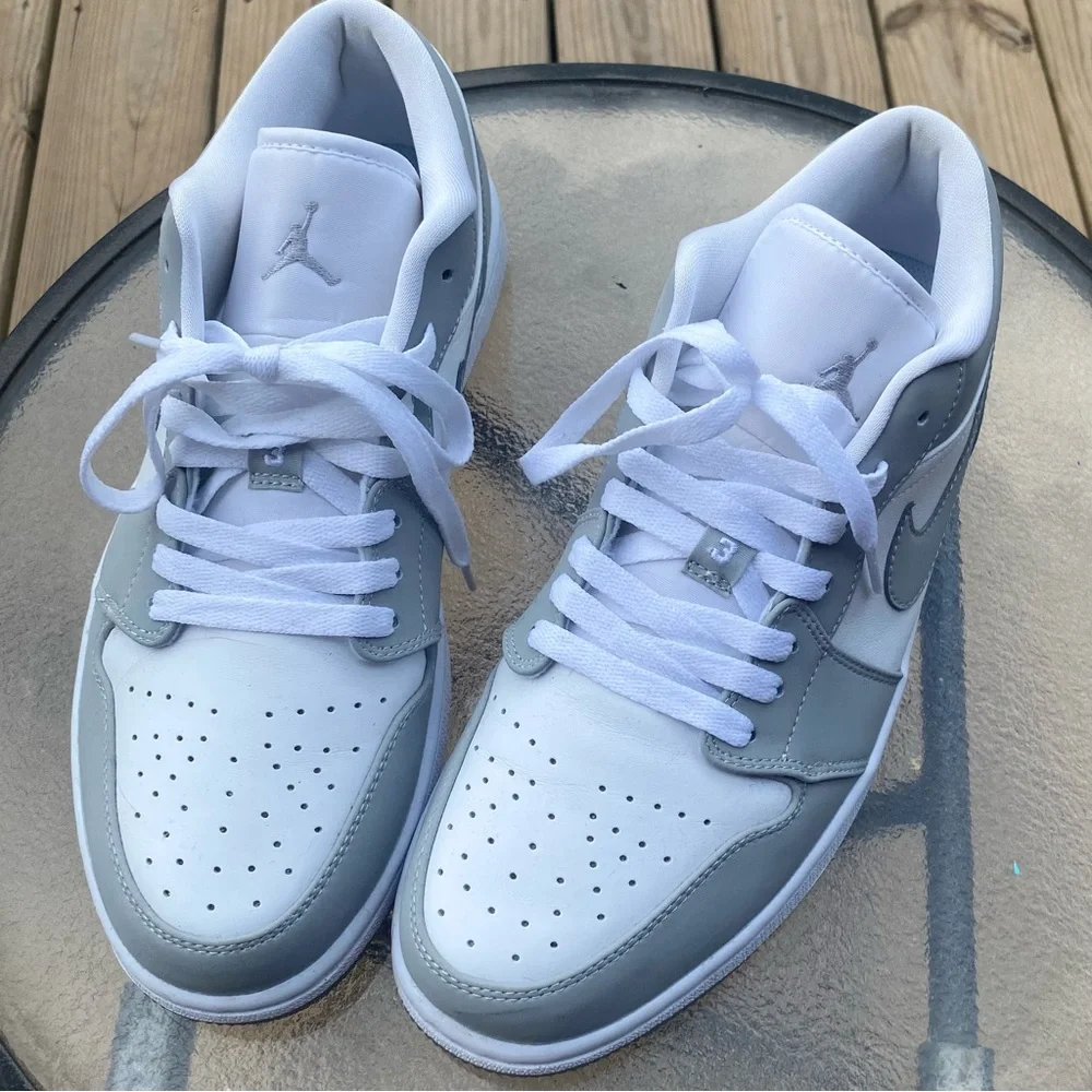 Nike Air Jordan 1 Retro Low  11 US - Picture 6 of 6